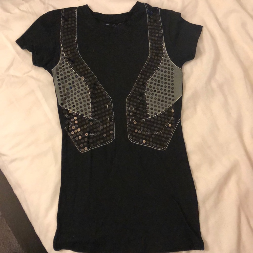 Sequined tee🖤